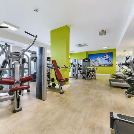 Cityscape Serenity: 10Th Floor Oasis Near City Airport, Excel & 02 Apartment Лондон Екстериор снимка