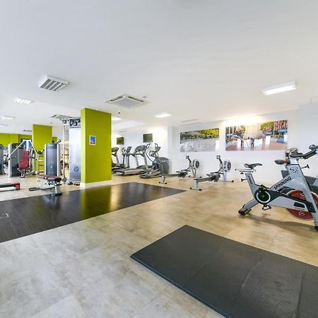 Cityscape Serenity: 10Th Floor Oasis Near City Airport, Excel & 02 Apartment Лондон Екстериор снимка
