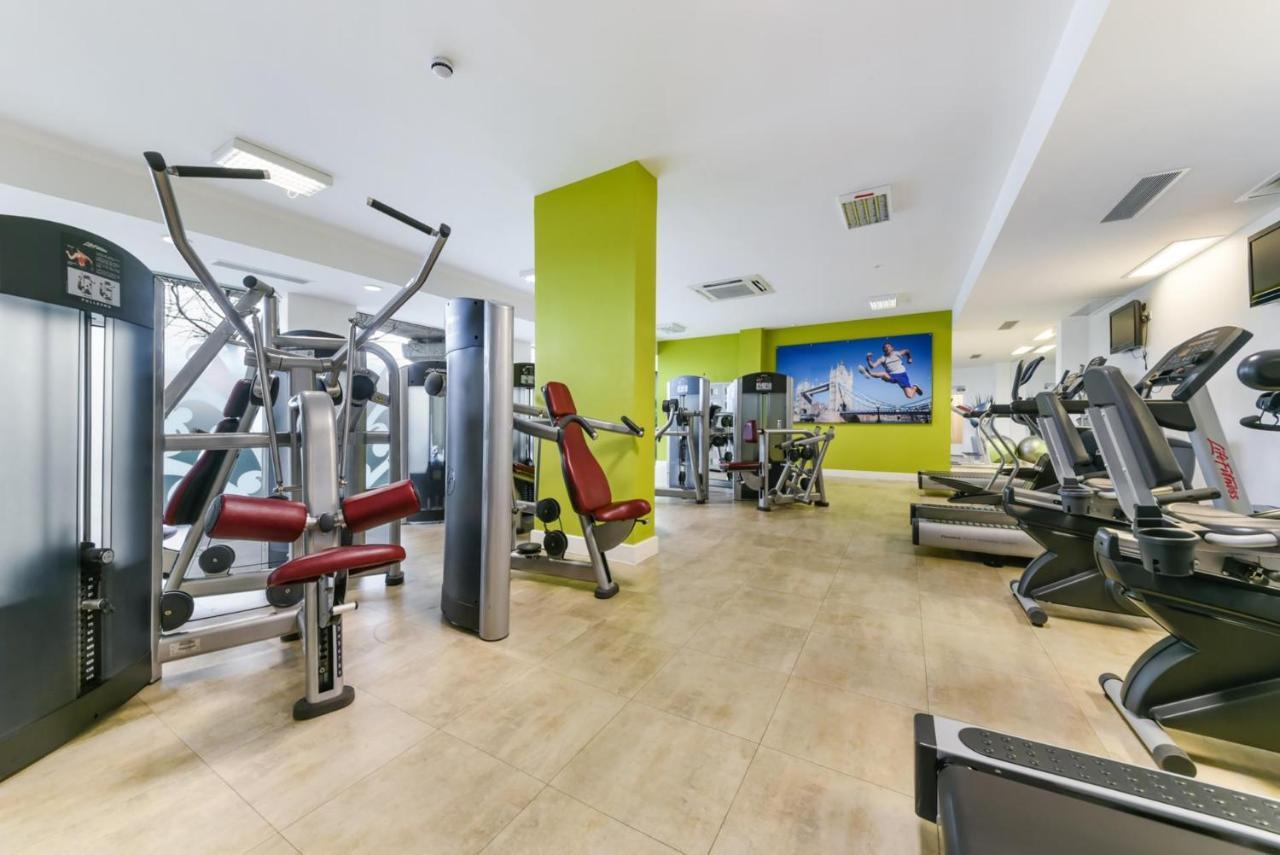 Cityscape Serenity: 10Th Floor Oasis Near City Airport, Excel & 02 Apartment Лондон Екстериор снимка