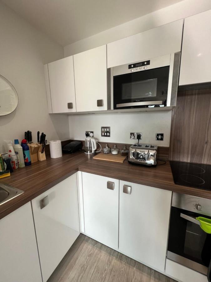 Cityscape Serenity: 10Th Floor Oasis Near City Airport, Excel & 02 Apartment Лондон Екстериор снимка